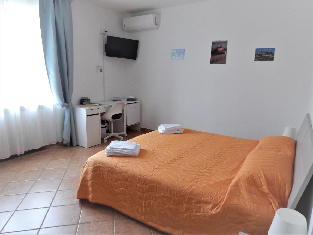 Bed and Breakfast Amo' le Langhe à Narzole Extérieur photo
